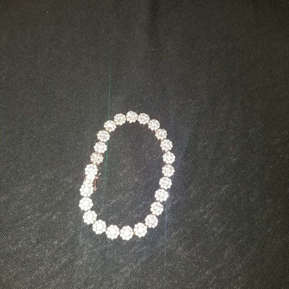Tennis bracelet